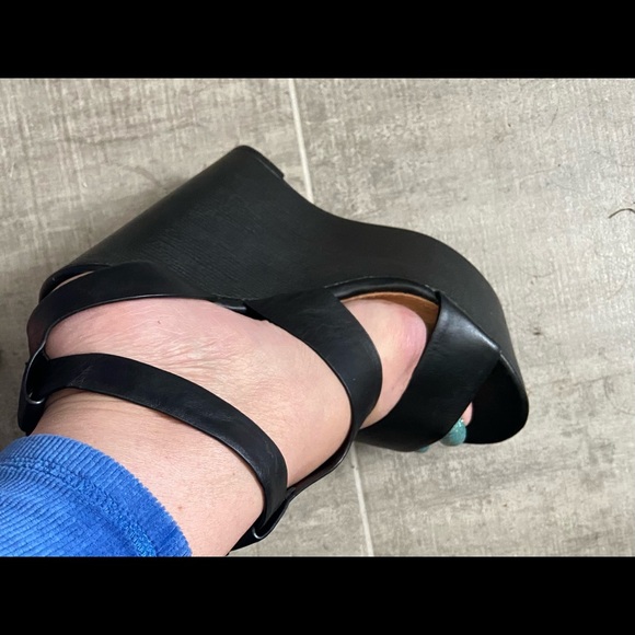 Aldo sandals size 8 never worn except for pic - Picture 2 of 4